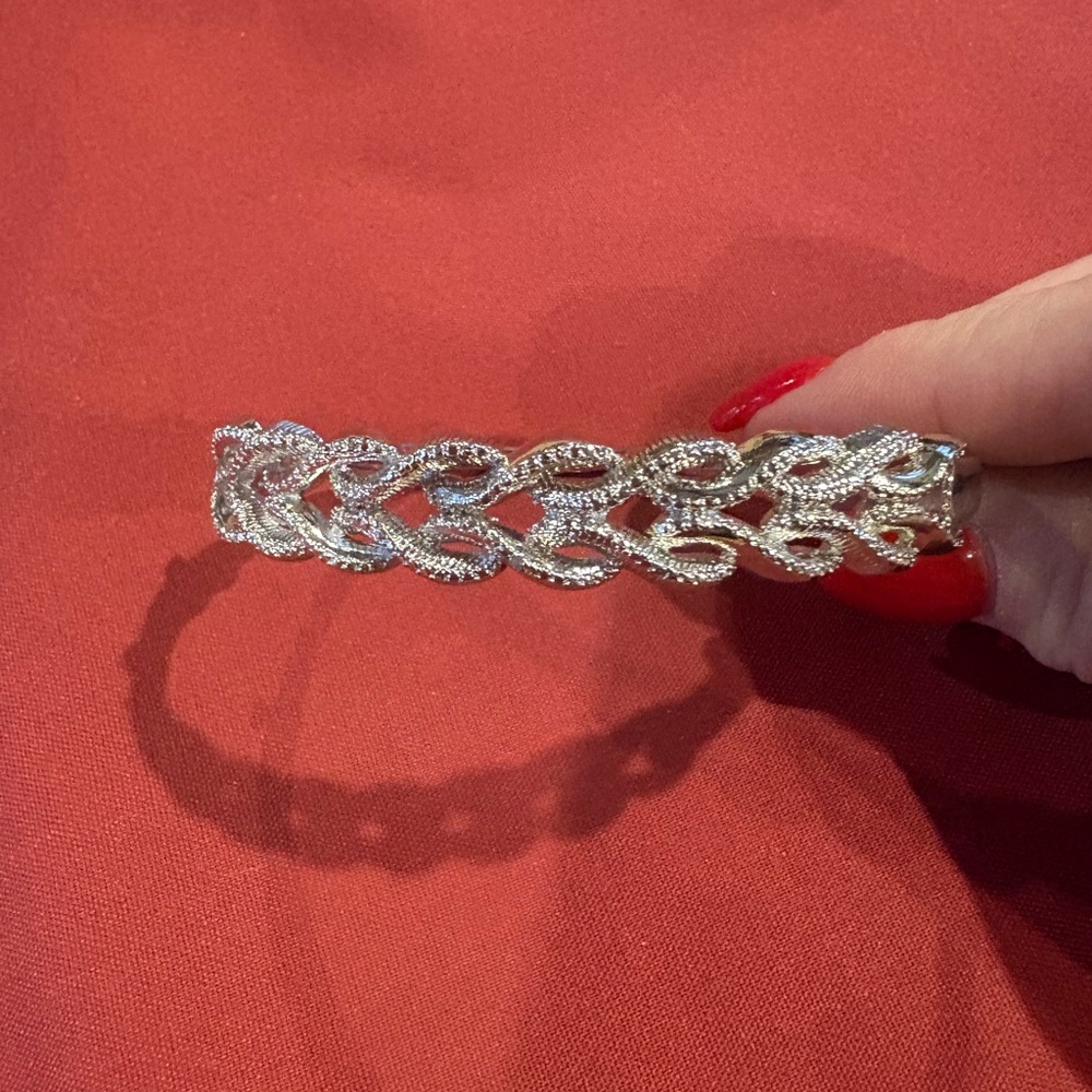 Elegant Silver Women's Bracelet